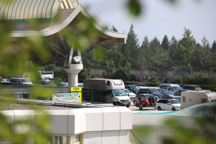 Die Situation auf der Tauernautobahn (A10) und vor dem Karawankentunnel (A11) hat sich auch in den Vormittagsstunden nicht verbessert.
