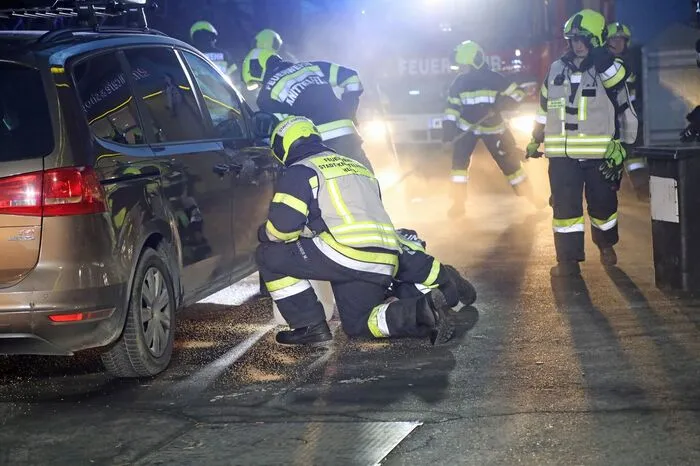Durch das rasche Eingreifen der Feuerwehrleute entstand kein Schaden an der Umwelt.