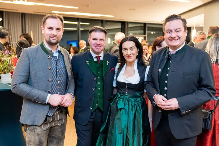 Mehr Fotos vom Bauernbundball gibt es hier