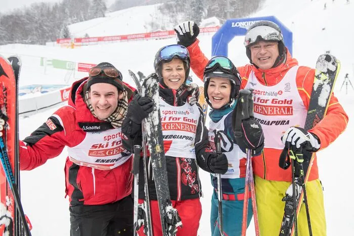 Bildeten das "Team Nightrace": Paul Lichter, der Sohn von Marika Lichter, Vera Russwurm, "Rosenheim Cop" Marisa Burger, Toni Polster