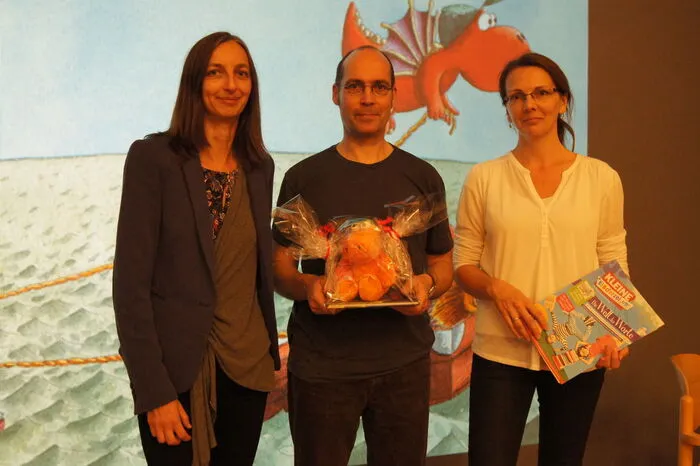 Büchereileiterin Cornelia Habermeier-Grafl (links) freute sich ganz besonders, dass sie den Autor für das Fest gewinnen konnte.