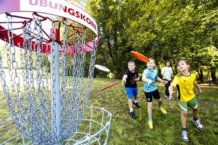 Spaß beim Discgolf am Rosenhain