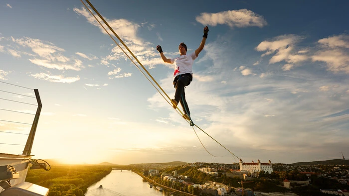 Jaan Roose (34) verbrachte zwölf Stunden auf der Slackline