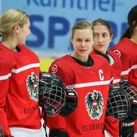 Teamkapitänin Anna Meixner (Mitte) geht im Kampf für ihre Kolleginnen voran