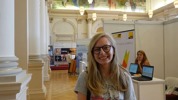 Nina Simonitsch (18) hat Germanistik, Anglistik und Latein inskribiert - und muss ihren Umzug aus Knittelfeld nach Graz organisieren.