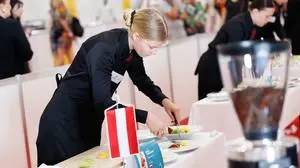 Bettina Veratschnig musste unter anderem einen Obstsalat vorbereiten