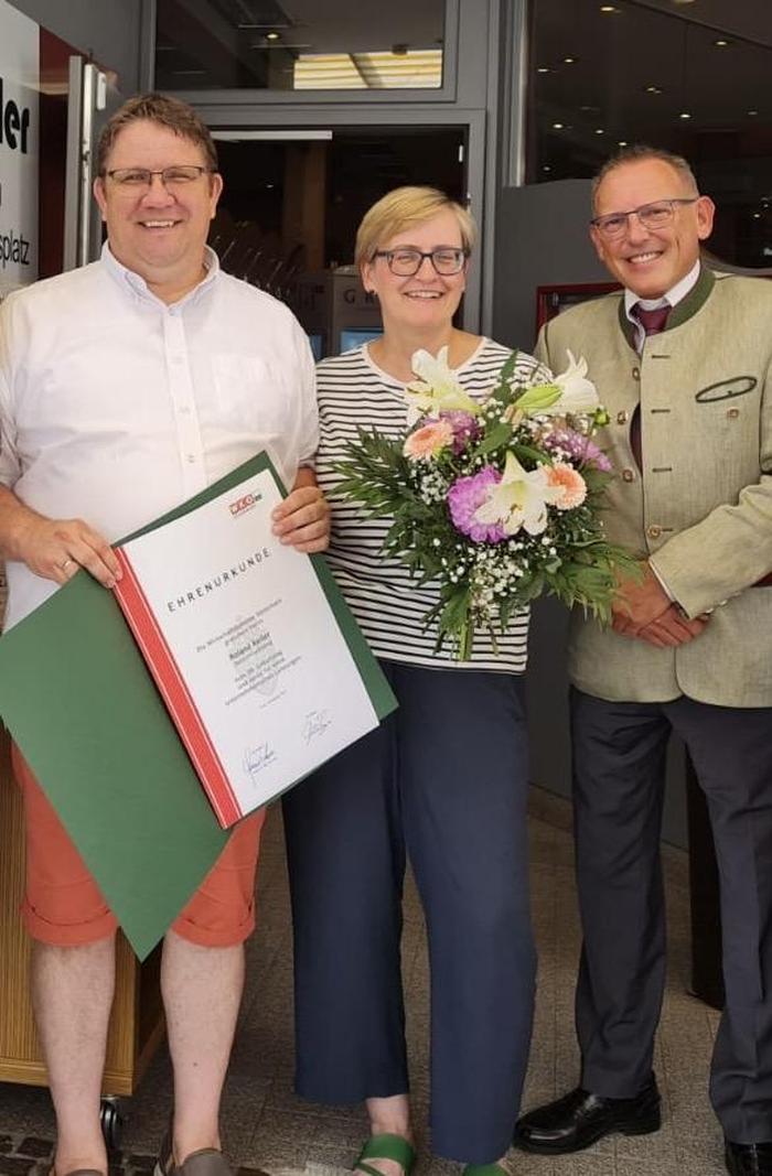 Roland und Sandra Keller mit Gunther Riedlsperger (v.l.)