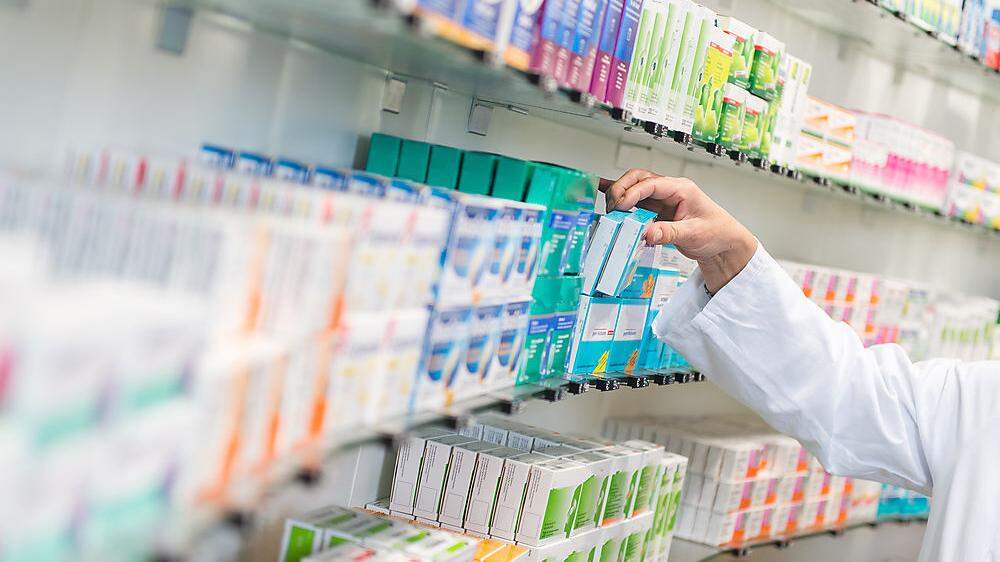 In Österreich geht der stationäre Verkauf rezeptfreier Medikamente zugunsten der Onlineapotheken zurück.