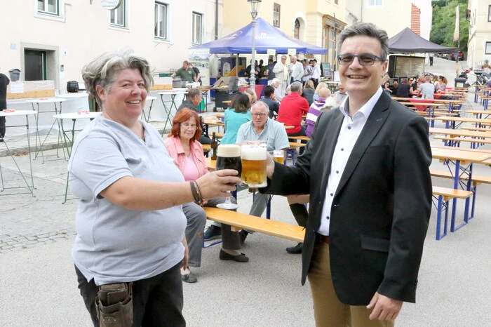 Der Stadtgemeinde (Stadtrat Wolfgang Leitner) und „Gasthaus zur Post“-Wirtin Lisi Egger gelang es, im Rahmen des „Althofener Altstadtsommers“ den "Streetfood-Markt“ in die Altstadt zu holen. 