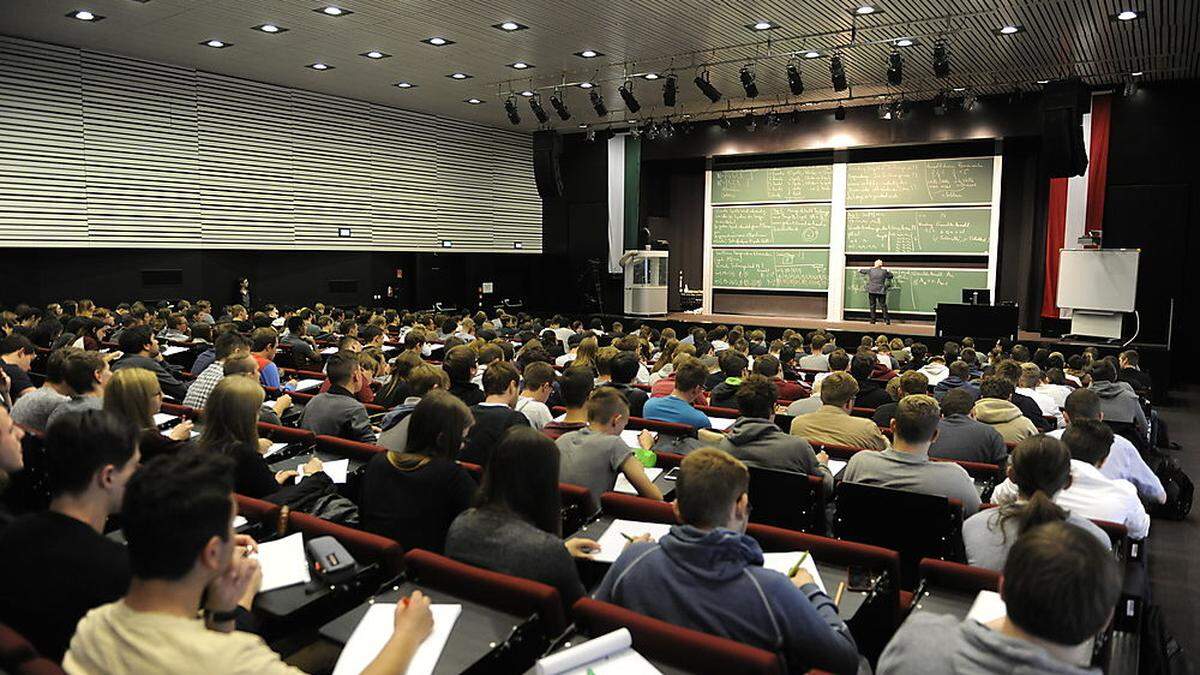 Studienstart in Leoben mit Mathe-Vorlesung