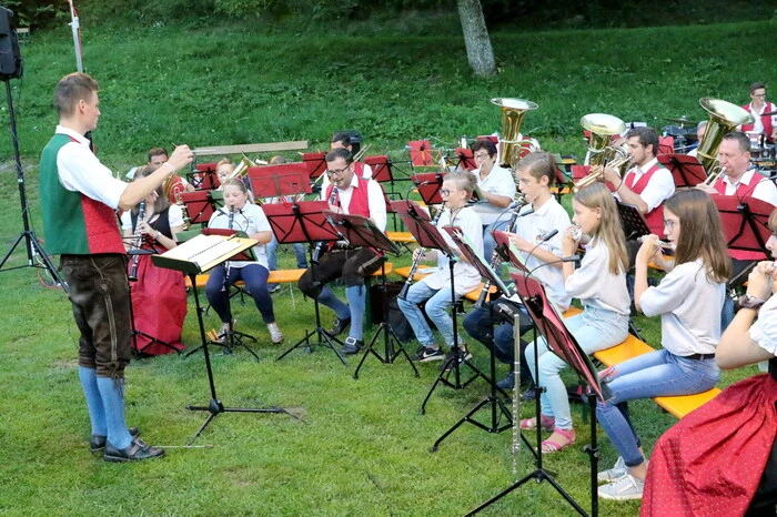 Auch das Jugendorchester der Glantaler (Leitung: Martin Wieser) gab Proben seines musikalischen Könnens. 