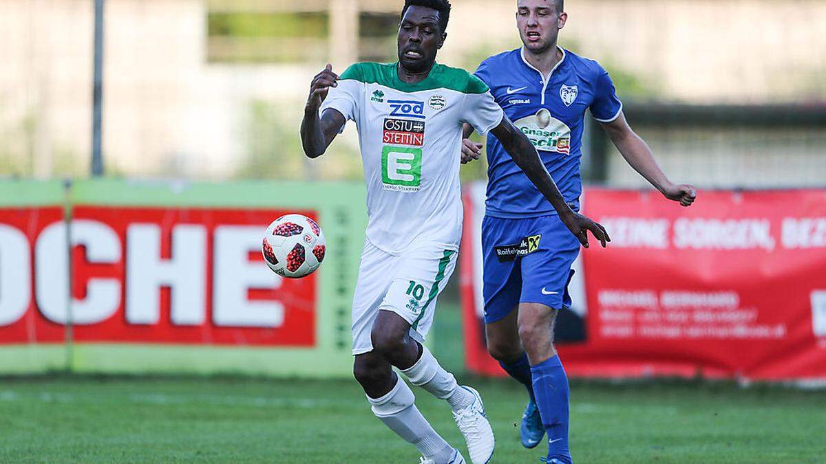 Mohamadou Idrissou im Dress des DSV Leoben