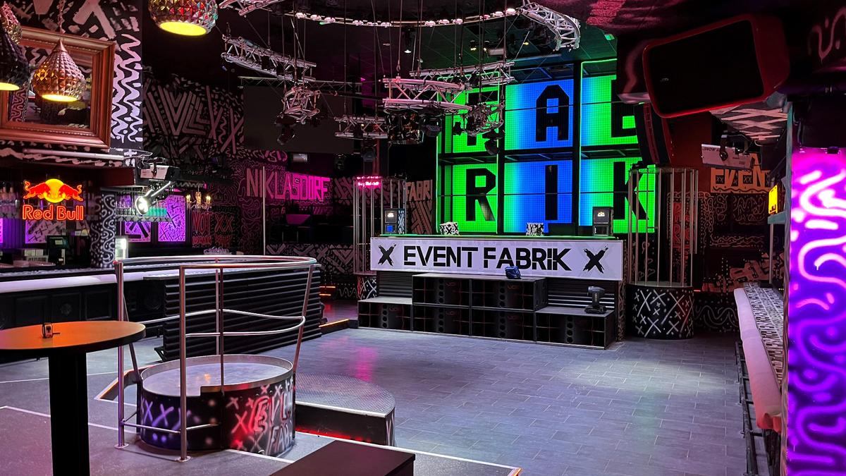 Die Vorbereitungen für die große Opening Party der Disco Event Fabrik in Niklasdorf sind bereits in der Zielgeraden