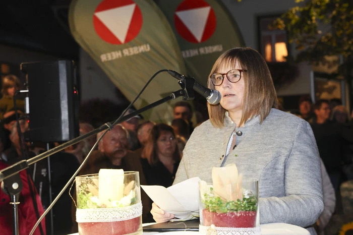 Bürgermeisterin Eva Karrer (SPÖ): "Ich bin stolz, die Rekrutinnen und Rekruten in Passail begrüßen zu dürfen."