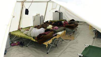 Da sind sich die Landtagsabgeordneten einig: Zelte taugen nicht als dauerhafte Quartiere
