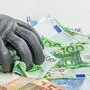 Bei dem Einbruch beziehungsweise dem versuchten Einbruch entstand ein hoher Sachschaden
