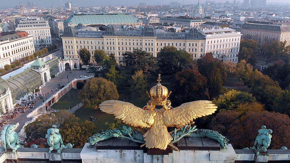 Goldener Adler auf dem Dach der Hofburg