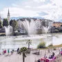 Bis zu 40 Meter hohe Wasserfontänen schießen jeden Mittwoch und Freitag aus der Drau