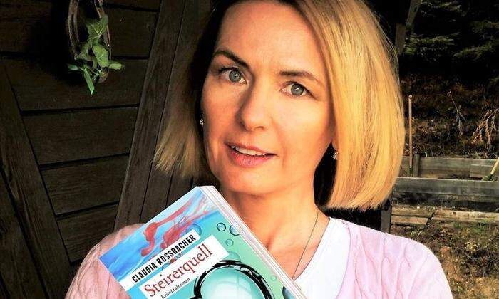 Claudia Rossbacher mit ihrem neuen Roman "Steirerquell". 