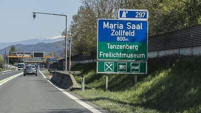 Der Verkehr von der S37 wird über die Zollfeld Straße umgeleitet
