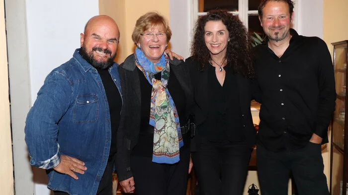 Am Foto von links: Toni Knittel, Elisabeth Sickl, Margit Knittel und Paul Pfurtscheller (Klavier).