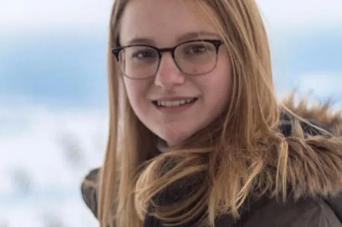 Miriam Komar (16) aus Edling vermisst im Bezirk Völkermarkt Freizeit- und Sportangebote, die Spaß machen. „Ein Kino, ein Hallenbad oder eine Trampolinhalle wären wirklich gute Angebote, die ich auch benützen würde“, sagt die Schülerin der HBLA Pitzelstätten. Sie wünscht sich auch eine Belebung der leer stehenden Geschäfte in der Innenstadt. „Wenn man Geschäfte oder Gastronomiebetriebe dort ansiedelt, dann müsste man auch keine anderen Flächen verbauen und die Kundenfrequenz wäre auch wieder höher.“