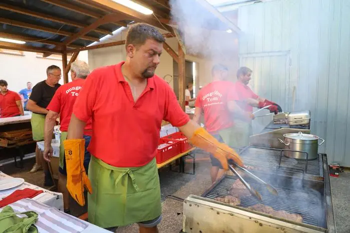 Organisiert wird dieses Fest von einer der jüngsten Feuerwehren in der heutigen Südoststeiermark, die erst 1950 in Altneudörfl gegründet wurde