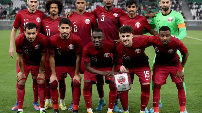 Teamchef: Felix Sanchez Bas (ESP, seit Juli 2017)Bekannteste Spieler: Hasan Al-Haydos, Abdelkarim Hassan, Akram Afif, Boualem Khoukhi (alle Al-Sadd)FIFA-Weltrangliste: 50.1. WM-TeilnahmeGrößte Erfolge: Asienmeister 2019