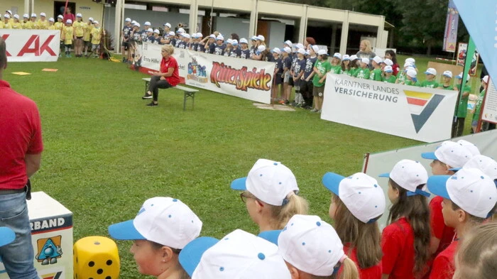 205 Schüler aus acht Volksschulklassen des Bezirkes St. Veit nahmen am Mittwoch an der Kinder-Sicherheitsolympiade 2022, die im Freibad der Herzogstadt über die Bühne ging, teil. 