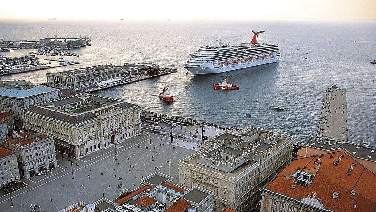 Wichtig: Zollfrei-Korridor zwischen dem Hafen Triest und Logistik-Center in Fürnitz  