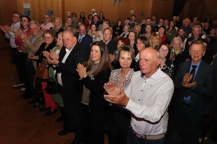 Es gab Standing Ovations seitens des Publikums für das wunderbare Frühlingskonzert. 