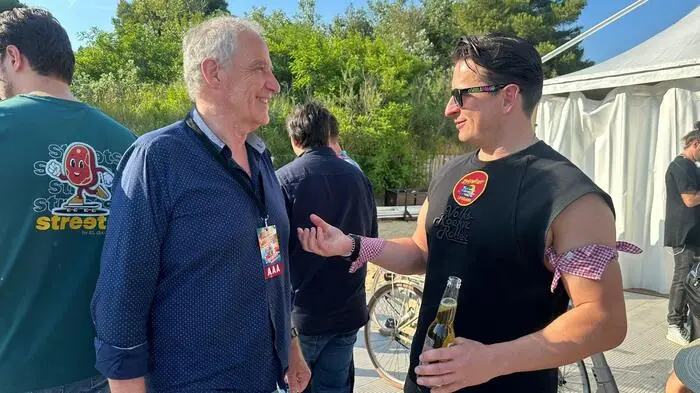 Gabalier plauderte vor dem Konzert mit Stadtrat Brini