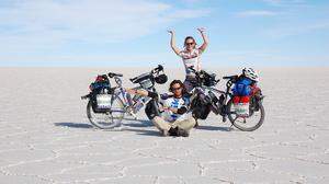 Faszination Salar de Uyuni in Bolivien: Valeska und Philipp Schaudy radelten fünfeinhalb Jahre um die Welt. Bis heute haben sie diese Reisen verändert und geprägt