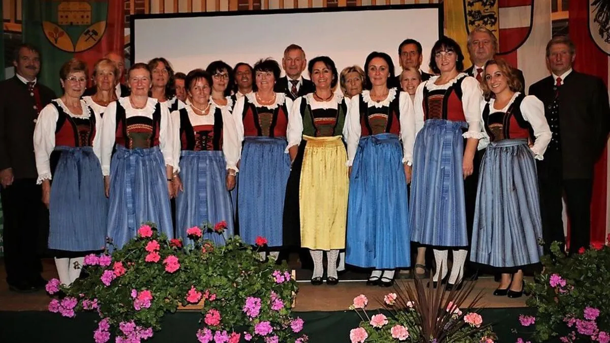 Die Sänger des gemischten Chores Großkirchheim laden zum Herbstkonzert