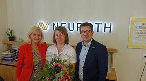 Riki Vogl (Frau in der Wirtschaft) und Lukas Kalcher (WKO) gratulierten Elisabeth Schrittwieser (Mitte) zur Eröffnung von Neuroth in Voitsberg