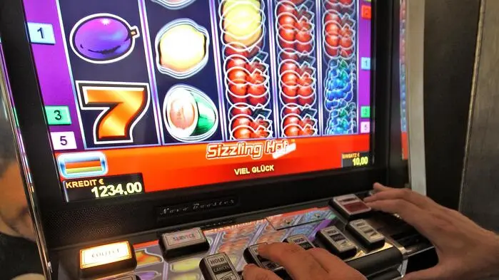 Stundenlang spielte der Kärntner in vielen Nächten an den Spielautomaten im Casino (Symbolfoto)