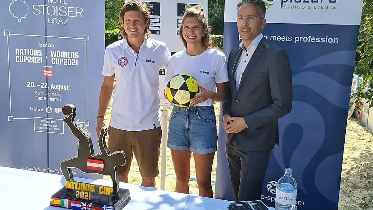 Benedikt Hofmann-Wellenhof, Antonia Missethan und Stadtrat Kurt Hohensinner (v. l. n. r.).