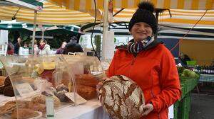 Renate Möstl beginnt an Bauernmarkttagen um zwei Uhr morgens zu backen