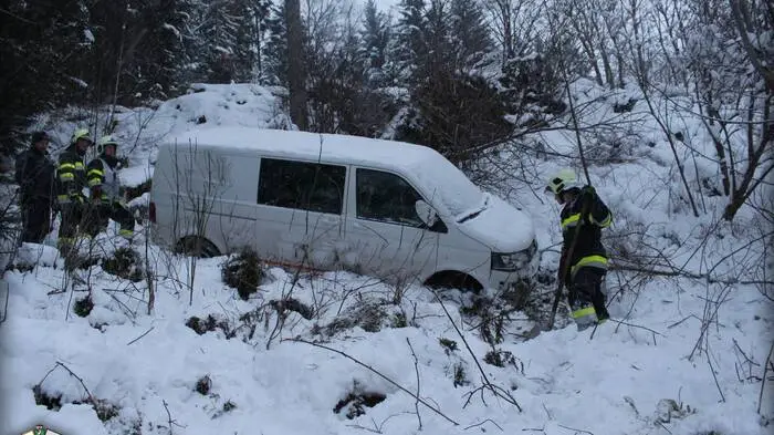 Zu insgesamt zehn Einsätzen mit zwölf beteiligten Fahrzeugen mussten am Sonntag die Feuerwehren im Bezirk Liezen ausrücken. Hier im Bild: Einsatz am Hauser Kaibling.