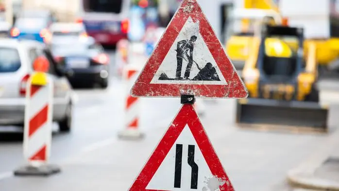 Großangelegte Sanierungsarbeiten finden ab September auf dem Güterweg in Vordernöring statt (Symbolfoto)