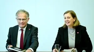 Finanzminister Markus Marterbauer (SPÖ) und Staatssekretärin Barbara Eibinger-Miedl (ÖVP) 