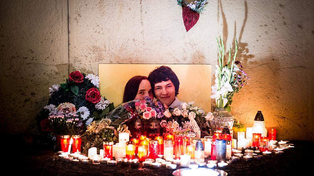 Der Aufdeckreporter Jan Kuciak und seine Verlobte Martina Kusnirova wurden am 21. Februar 2018 in ihrem Haus im westslowakischen Velka Maca im Stil einer Hinrichtung erschossen