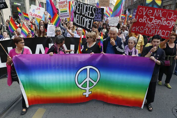 Zahlreiche Politiker haben angekündigt an der bosnischen Gay Pride teilzunehmen. Zum Beispiel die EU-Abgeordneten Terry Reintke (Grüne) und Delara Burkhardt (SPD) sowie die Menschenrechtskommissarin ...