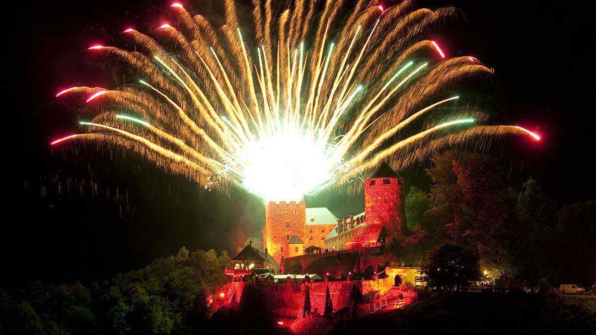 Feuerwerk beim Fest Schilcherberg in Flammen