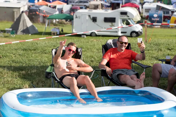 ... am Campingplatz geht es währenddessen ...