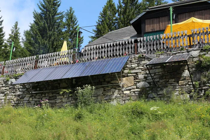 ... und sich über die abgeschlossenen Renovierungsarbeiten informieren.