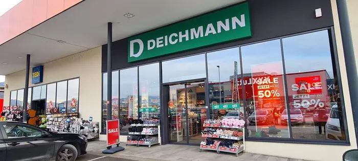 Neben „Tedi“ hat die neue Deichmann-Filiale am 12. Dezember eröffnet