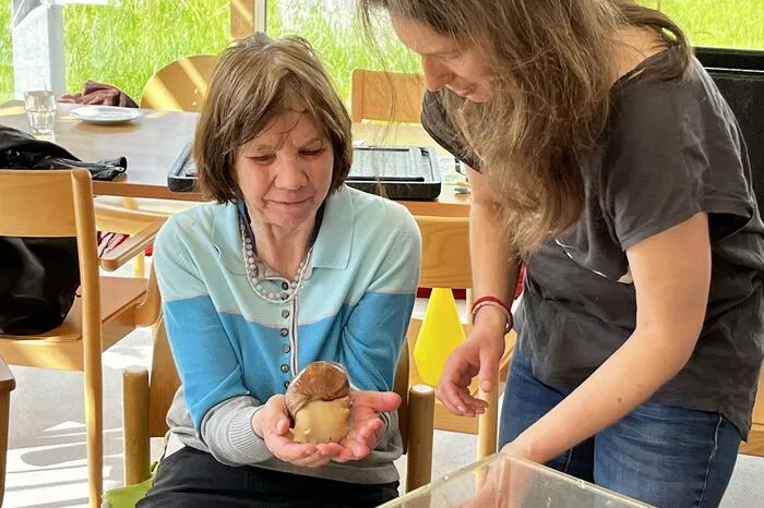 Urani mit einer "Therapie-Schnecke"