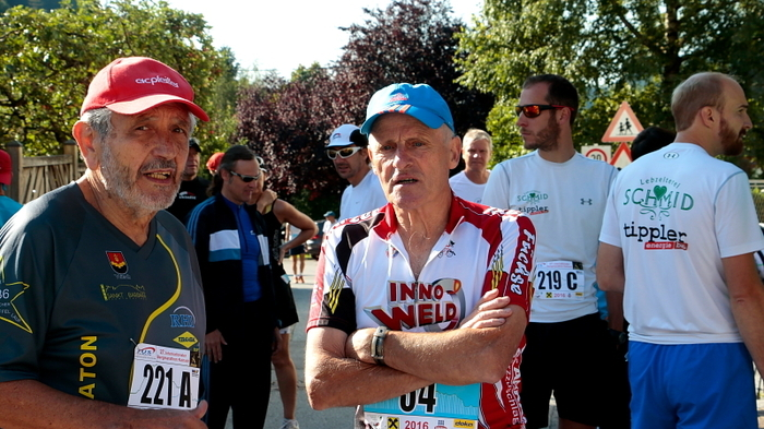 240 Sportler und Sportlerinnen aus 13 Nationen waren in Kainach dabei, als der vom TUS Kainach mit Bernd Gratzer und seinem Teamorganisierte 27. Bergmarathon mit Dreier-Staffellauf und Nordik-Walking gestartet wurde.