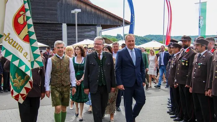 Im Jahr 1974 wurde St. Peter am Ottersbach zur Marktgemeinde erhoben. Das wurde nun groß gefeiert, selbstkomponiertem Lied und Ehrungen inklusive